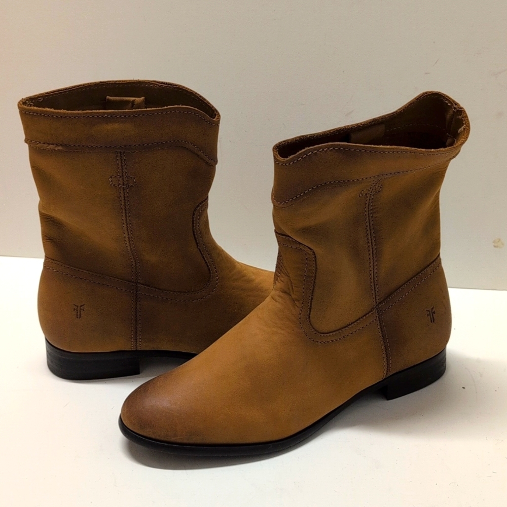 NEW Frye boots, cognac color, genuine leather, size 9